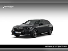 BMW 5-serie Touring - 530e M Sport Edition | 20 Inch | M-Sportpakket Pro | Innovation Pack | Travel Pack | Comfo