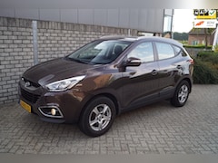 Hyundai ix35 - 2.0i 4WD Business Edition Autom Navi Clima Half Leder Stoel/Stuur en A Bank Verwarming Cru