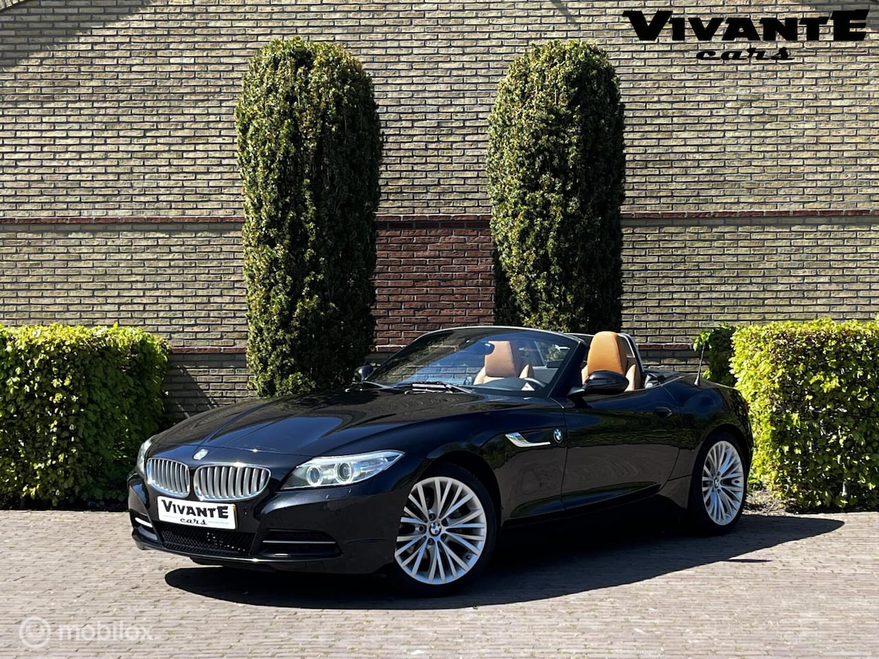 BMW Z4 Roadster - sDrive18i Executive Leder*Cruise*Navi*Clima*PDC - AutoWereld.nl