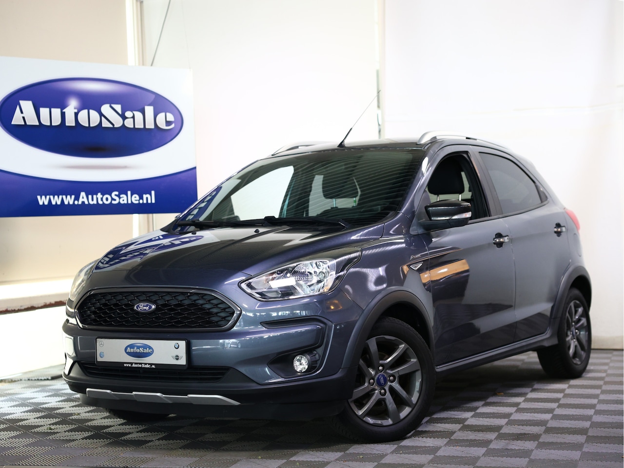 Ford Ka - 1.2 Trend Ultimate Black NAV STOELVW CLIMA '18 - AutoWereld.nl