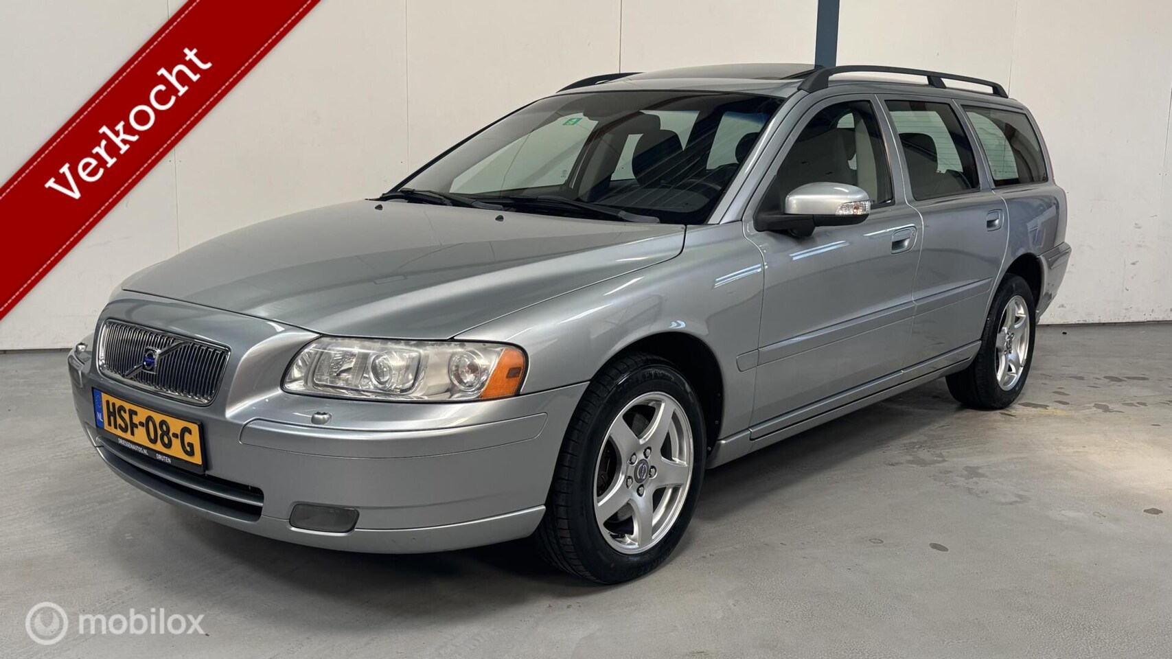 Volvo V70 - 2.5T AWD Edition AUTOMAAT / SCHUIFDAK / LEER - AutoWereld.nl