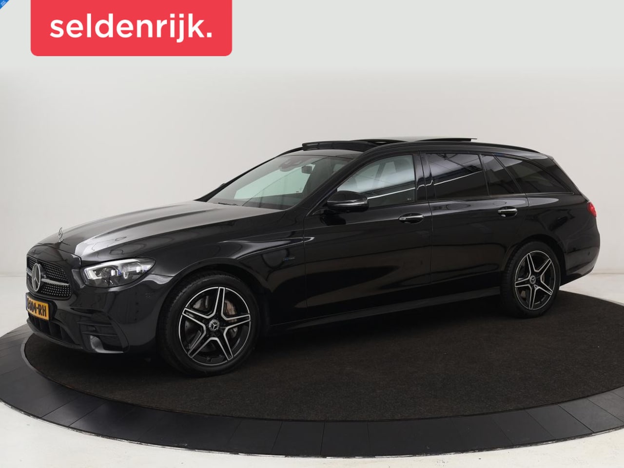 Mercedes-Benz E-klasse - 300e AMG | Panoramadak | Burmester | Head-Up | Adaptive cruise | Stoelverwarming | 360 Cam - AutoWereld.nl