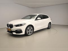 BMW 1-serie - 5-deurs 118i | LED | Navigatie | Sportstoelen | Clima | Cruise controle | PDC | DAB | Alu