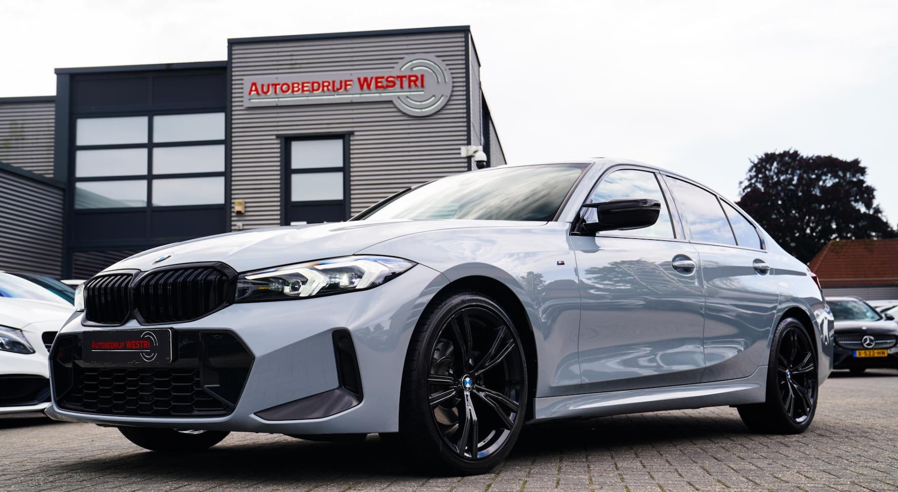 BMW 3-serie - 318i | Carplay | M-Pakket | Headup - AutoWereld.nl
