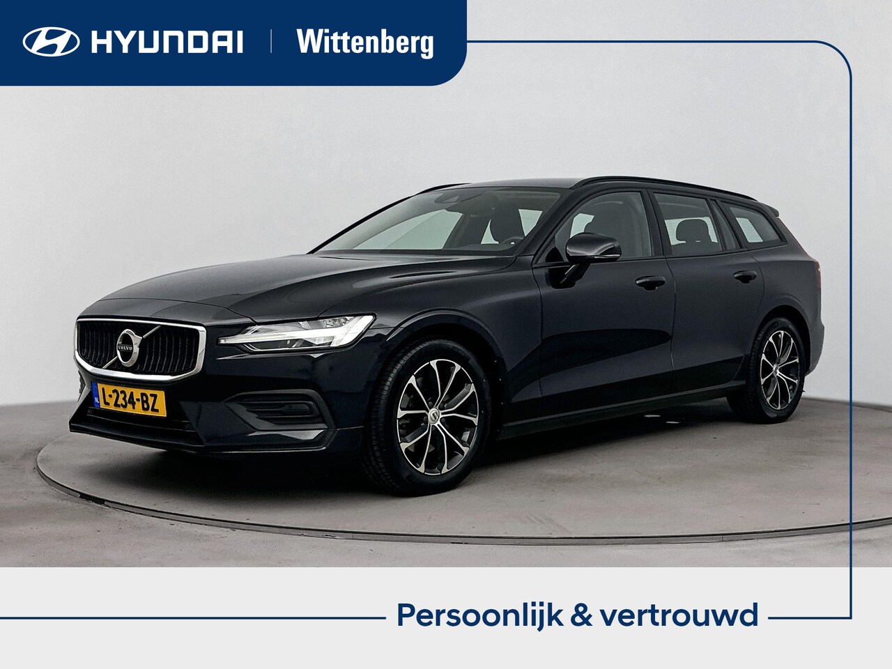 Volvo V60 - 2.0 B3 Momentum Advantage | NAVIGATIE | 1e Eigenaar | Unieke KM- Stand | APPLE CARPLAY | - AutoWereld.nl