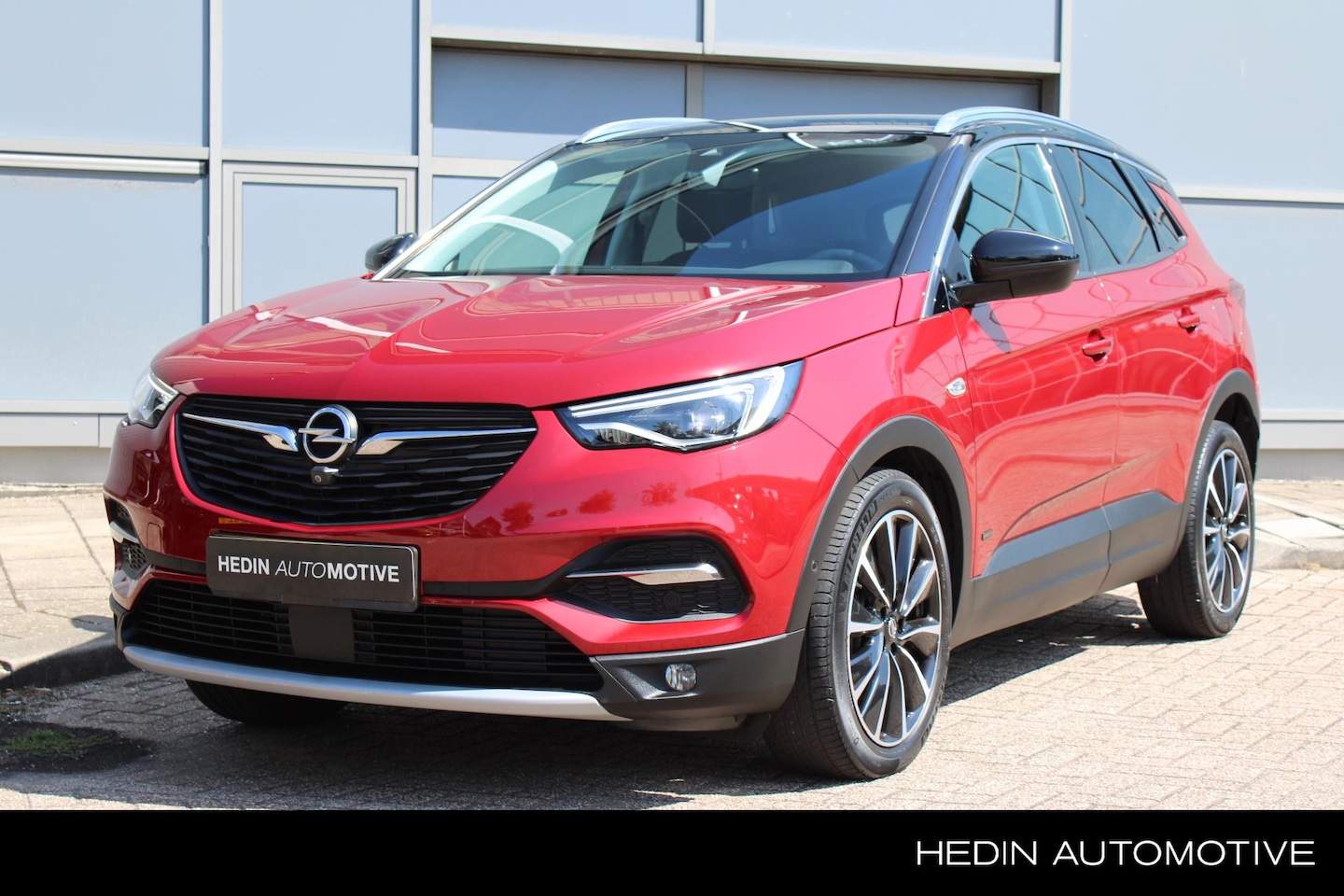 Opel Grandland X - 1.6 Turbo Hybrid4 Ultimate Navigatie | 4 Wheeldrive | parkpilot met camera voor en achter - AutoWereld.nl