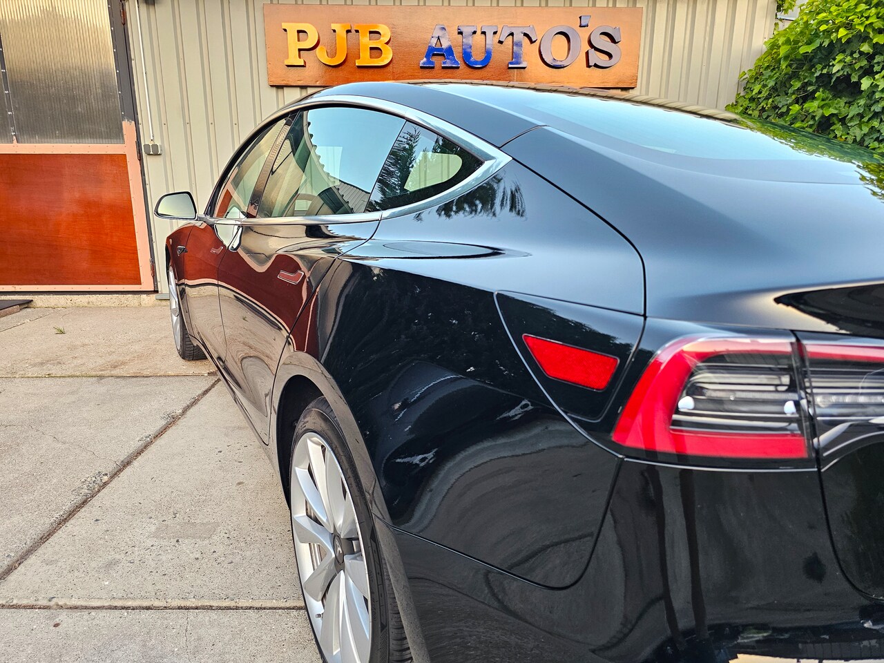 Tesla Model 3 - Long Range Panorama 19" lichtmetalen velgen