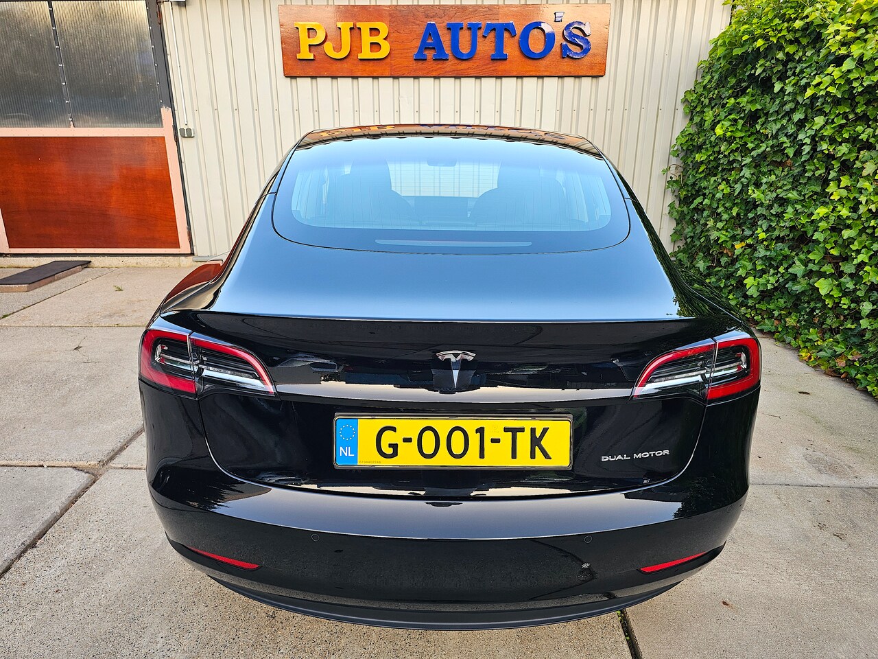 Tesla Model 3 - Long Range Panorama 19" lichtmetalen velgen