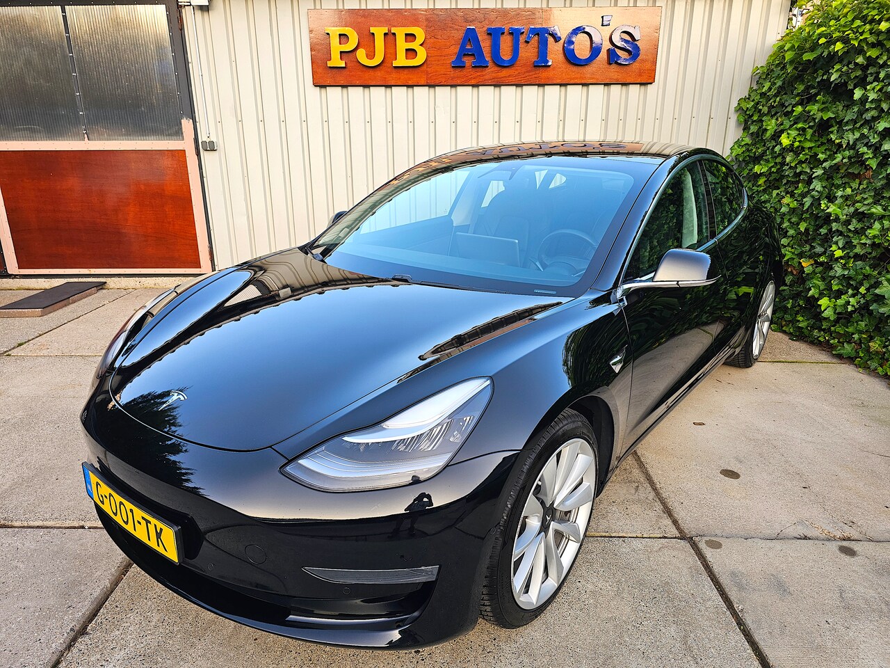 Tesla Model 3 - Long Range Panorama 19" lichtmetalen velgen - AutoWereld.nl