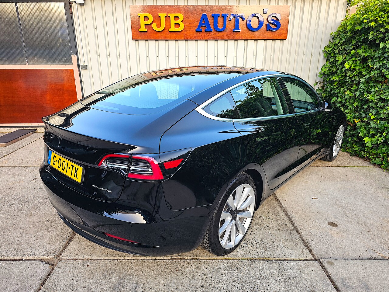 Tesla Model 3 - Long Range Panorama 19" lichtmetalen velgen