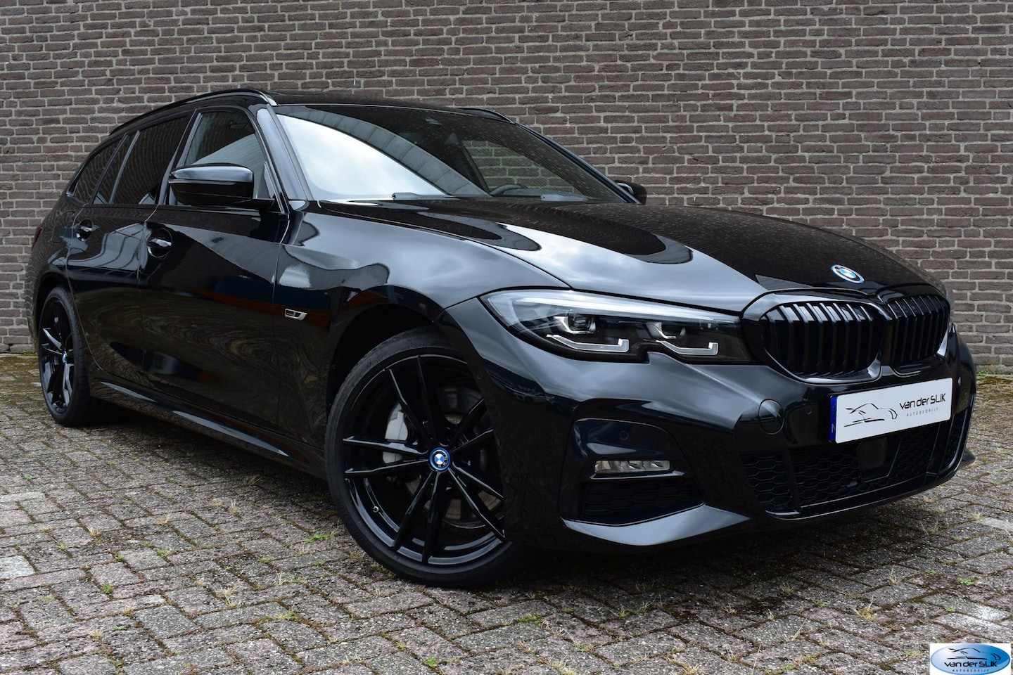 BMW 3-serie Touring - 330e High Executive M-Pakket, Pano, Apple Carplay, Achteruitrijcamera, Carbon - AutoWereld.nl