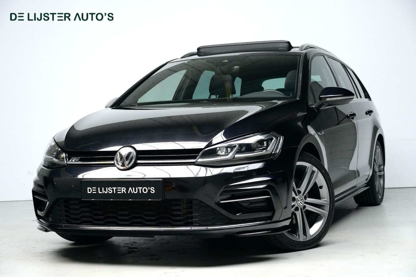 Volkswagen Golf Variant - 7.5 - 1.5 TSI ACT 2x R Line 150 PK | Pano-dak | Virtual | CarPlay | Cruise | Stoelverwarmi - AutoWereld.nl