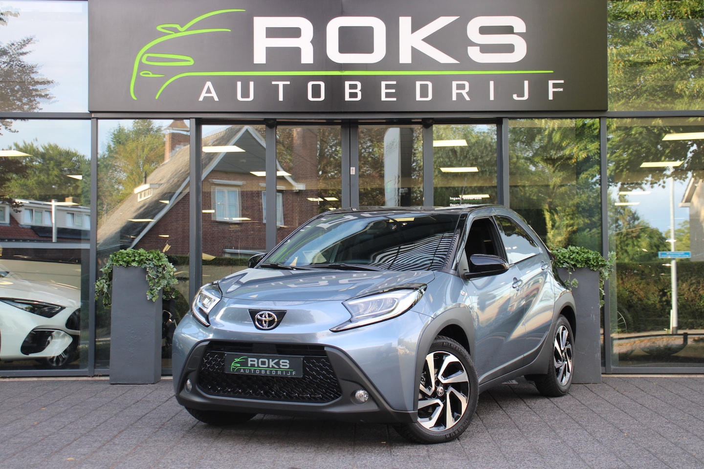 Toyota Aygo X - 1.0 VVT-i S-CVT Envy Two-tone automaat - AutoWereld.nl
