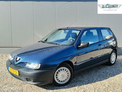 Alfa Romeo 145 - 1.4-16V T.Spark