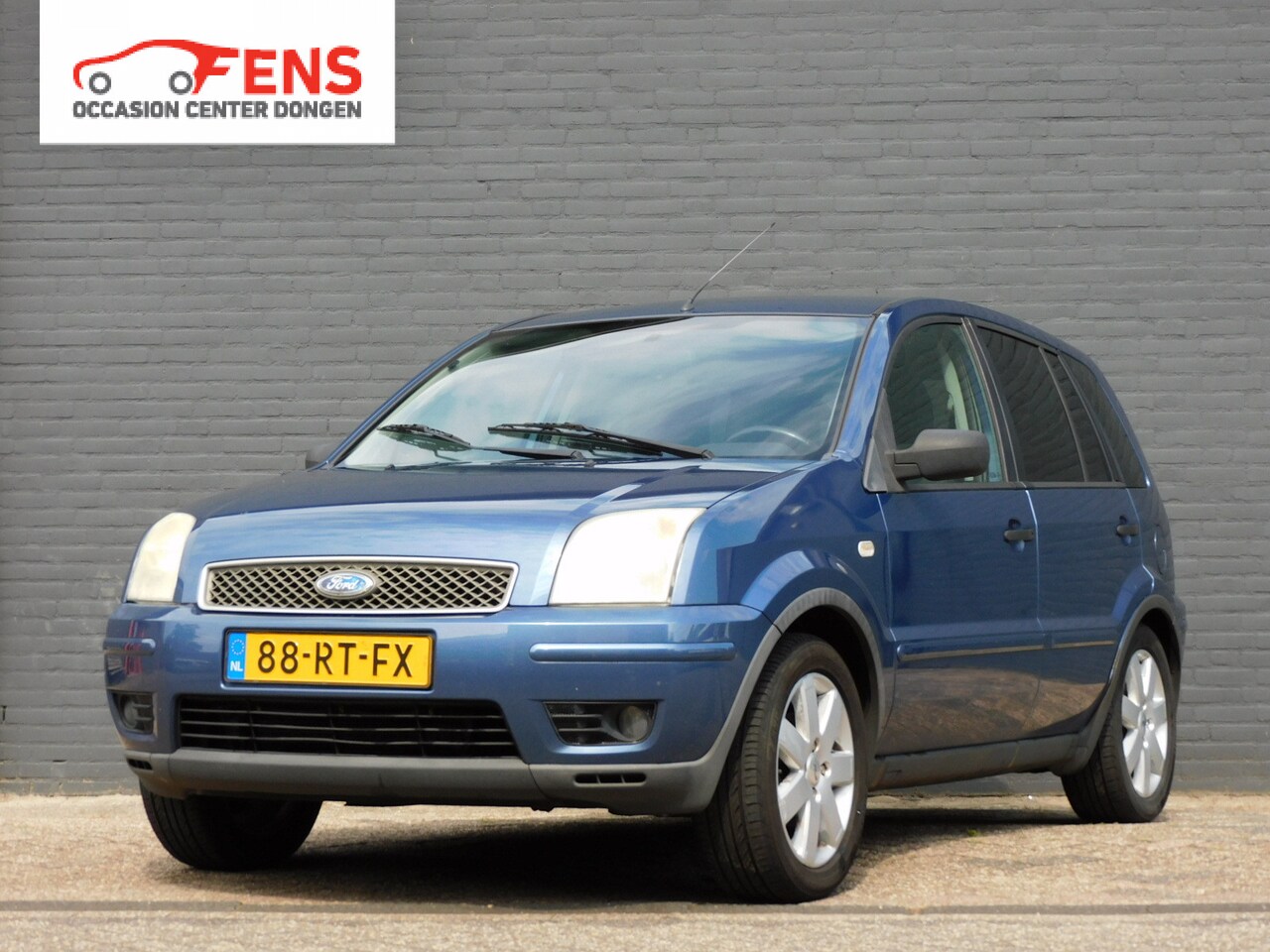 Ford Fusion - 1.4-16V Futura 4XNIEUWE BANDEN! AIRCO! BLUETOOTH RADIO! TREKHAAK! - AutoWereld.nl