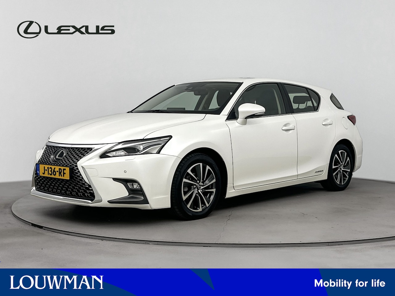 Lexus CT 200h - Business Line Pro | NL-Auto | Parkeersensoren Voorzijde | Cruise Control Adaptief | - AutoWereld.nl