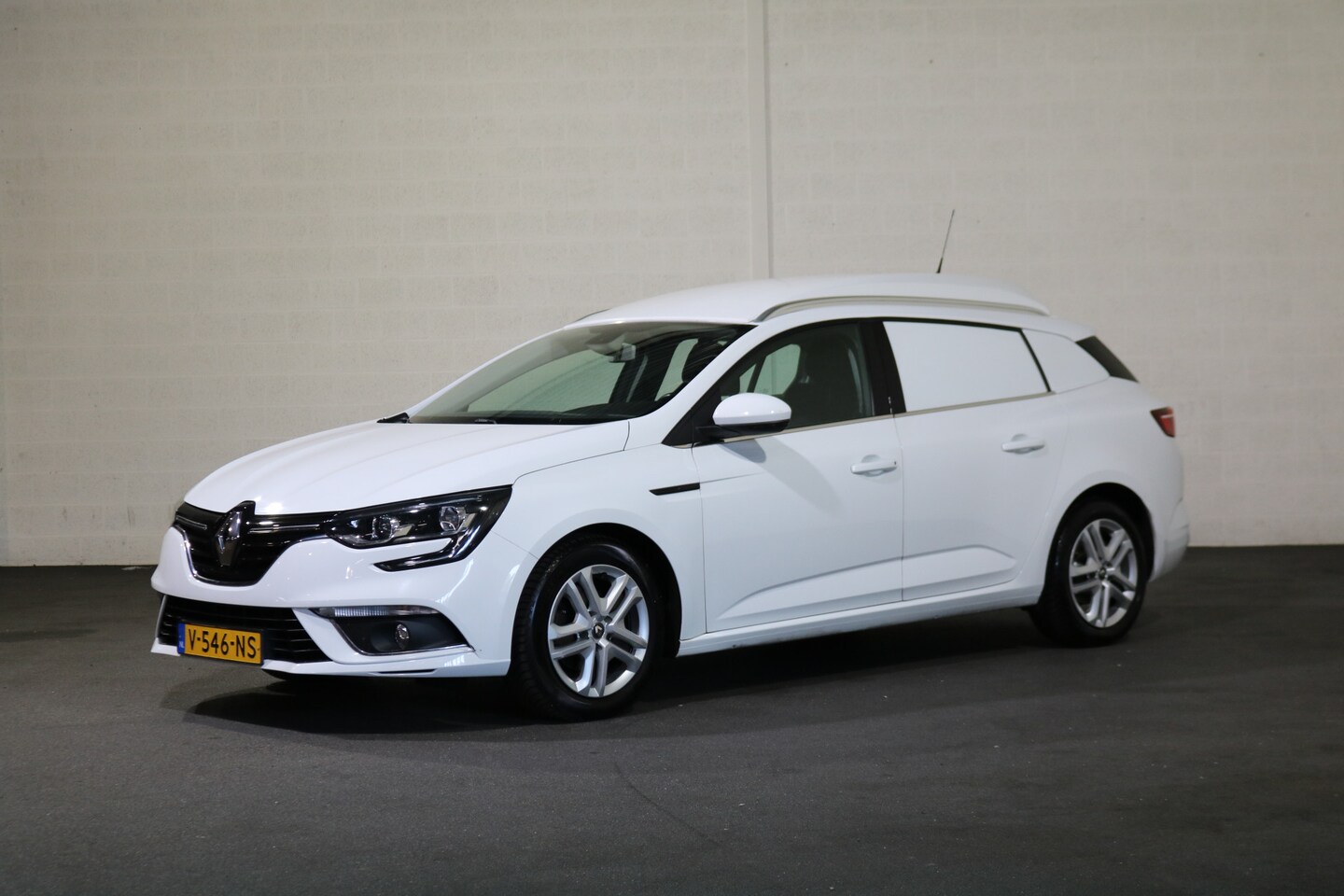 Renault Mégane - 1.5 dCi Expression S&S Navigatie Trekhaak - AutoWereld.nl