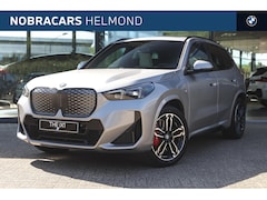BMW iX1 - eDrive20 M Sport / Panoramadak / Trekhaak / Sportstoelen / Achteruitrijcamera / M Adaptief