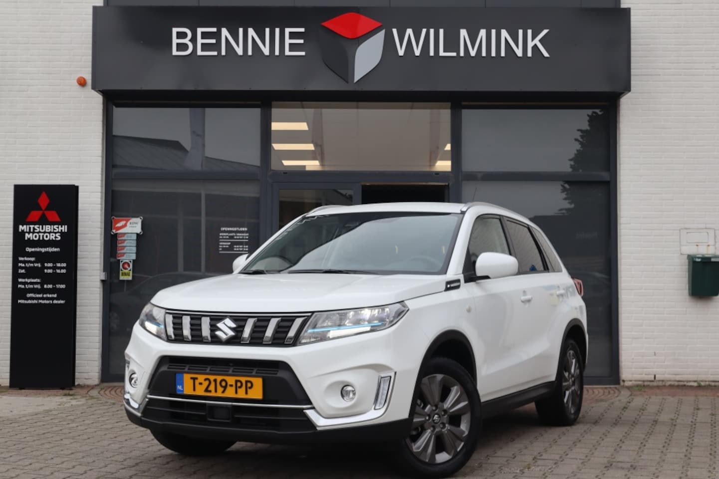 Suzuki Vitara - 1.5 Hybrid Select Automaat/Trekhaak/Apple/AndroidAuto - AutoWereld.nl