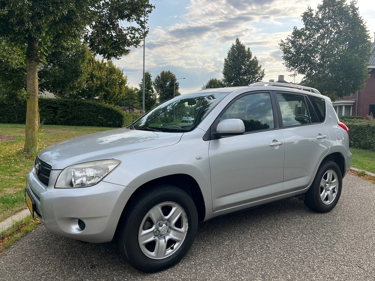 Toyota RAV4 - 2.0 VVTi Linea Terra 2.0 VVTi Linea Terra - AutoWereld.nl
