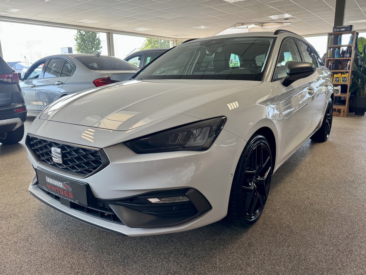 SEAT Leon Sportstourer - 130pk eTSI FR Business Intense virtuel cockpit/ Carplay/ Automaat - AutoWereld.nl