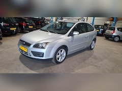 Ford Focus - 1.6-16V Futura