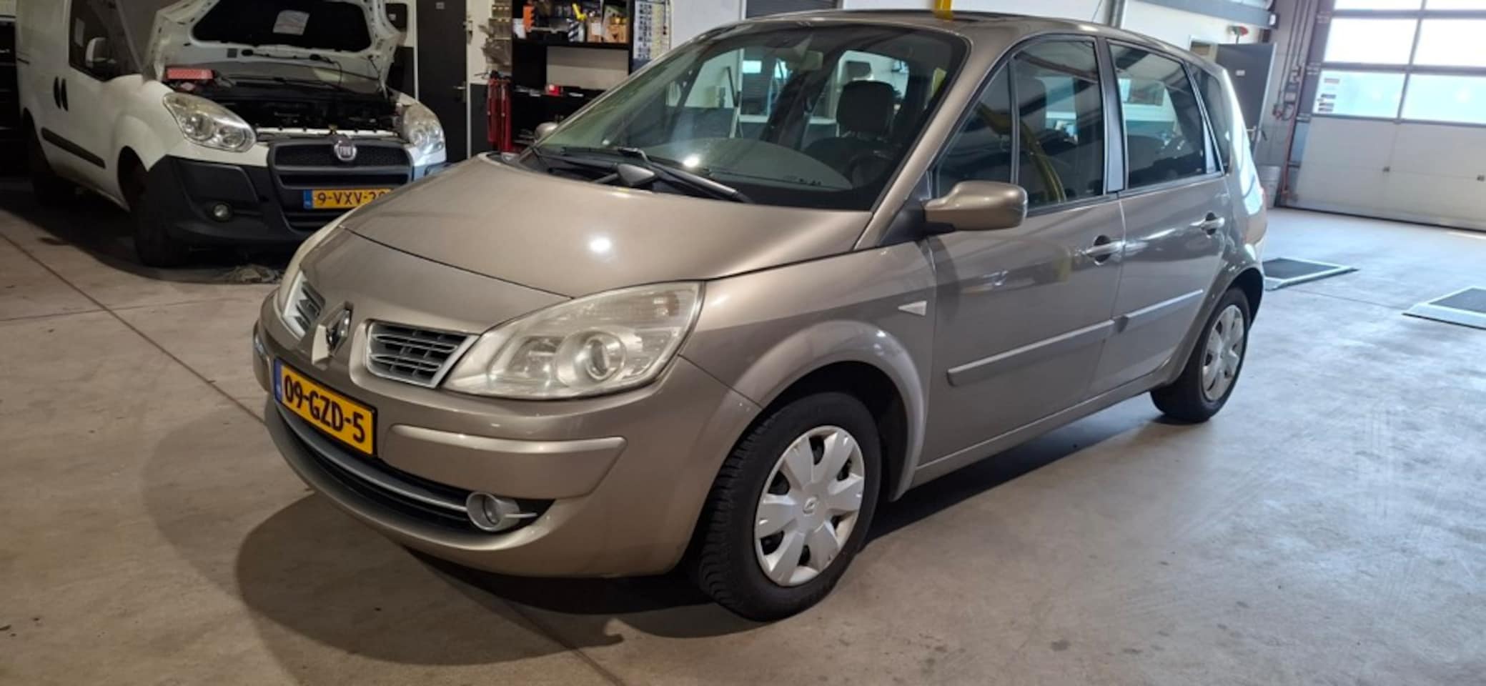 Renault Scénic - 1.6-16V Business Line 1.6-16V Business Line - AutoWereld.nl