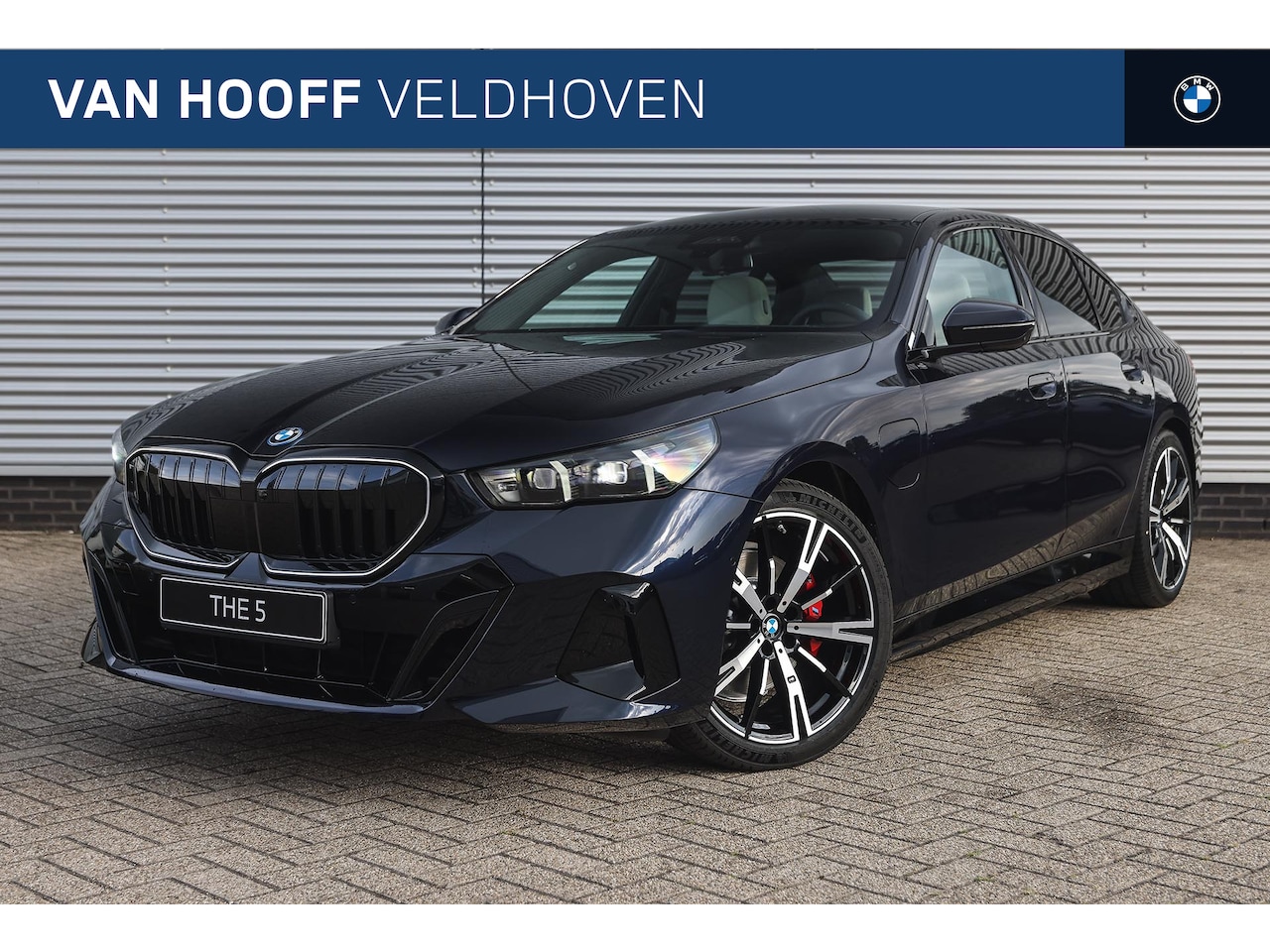 BMW 5-serie - 530e M Sport Automaat / Panoramadak / Adaptieve LED / Parking Assistant Plus / Comfort Acc - AutoWereld.nl