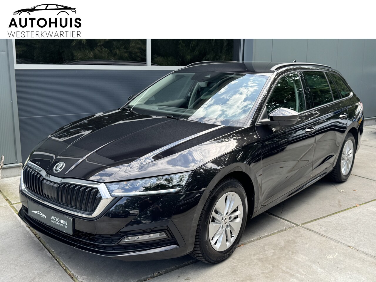 Skoda Octavia Combi - 1.0 TSI 110pk H6 Business Edition Climate Control Navigatie Elektr Achterklep - AutoWereld.nl