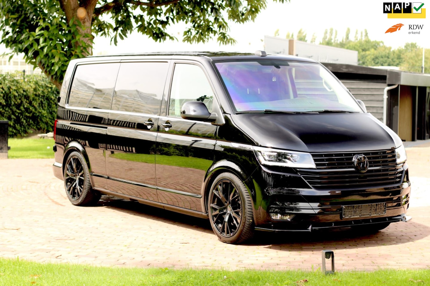 Volkswagen Transporter - 2.0 TDI L2H1 28 Bulli 2.0 TDI L2H1 28 Bulli - AutoWereld.nl