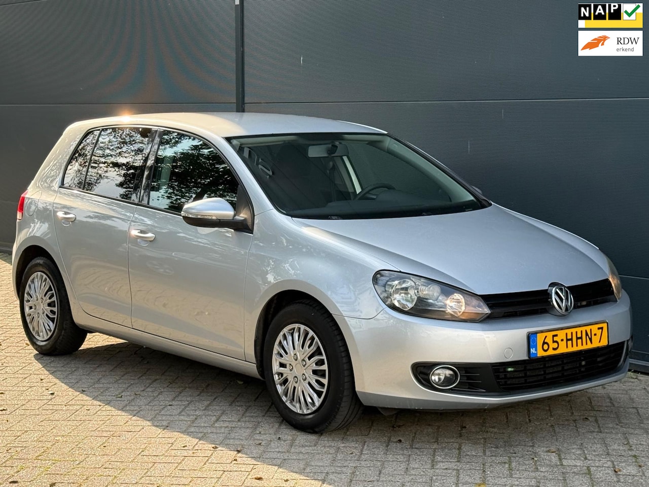Volkswagen Golf - 1.6 Trendline NAVI AIRCO NW APK NAP - AutoWereld.nl