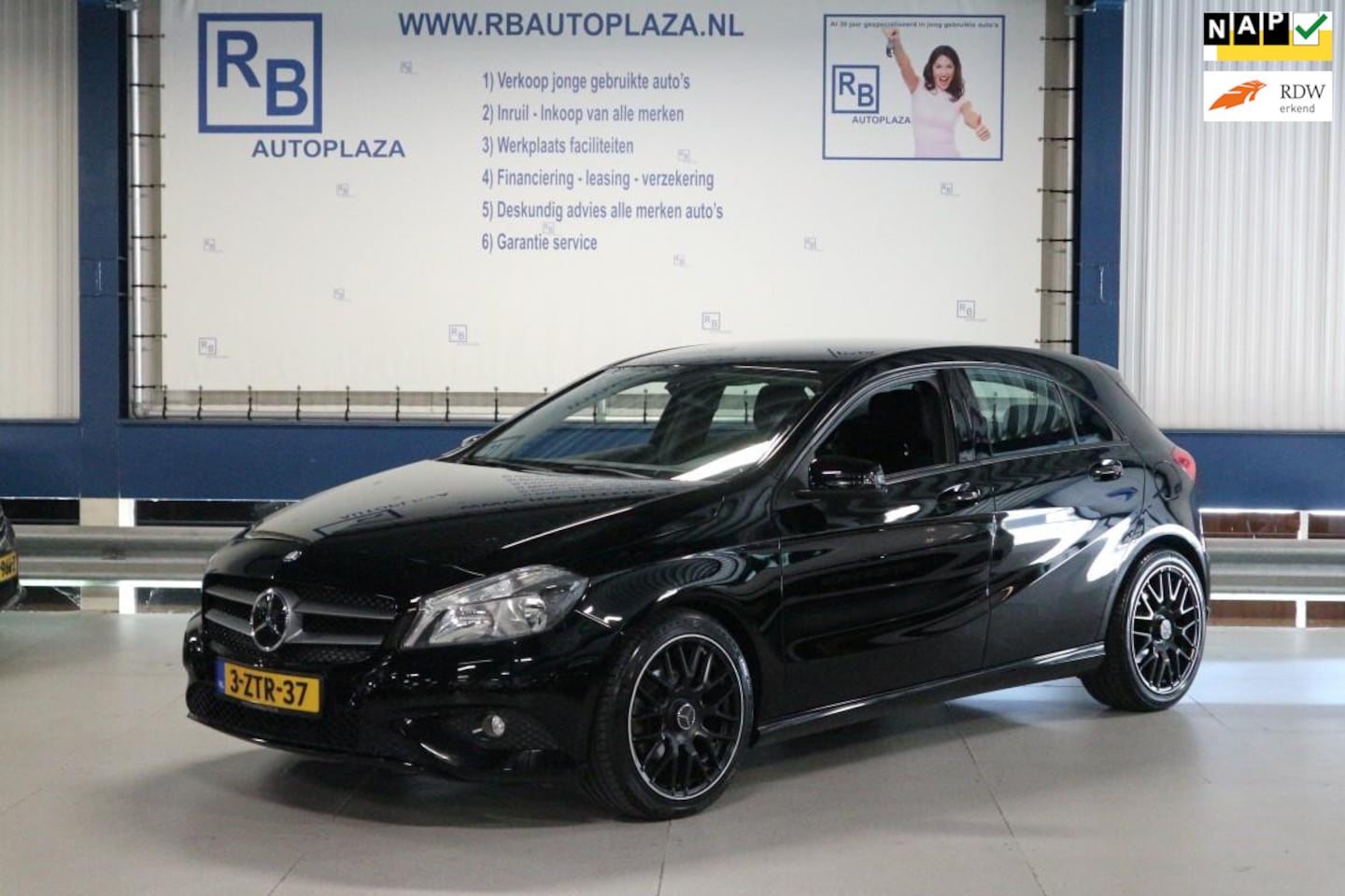 Mercedes-Benz A-klasse - 180 BLACK LINE / 148dkm / TOP DEAL ! ! ! - AutoWereld.nl