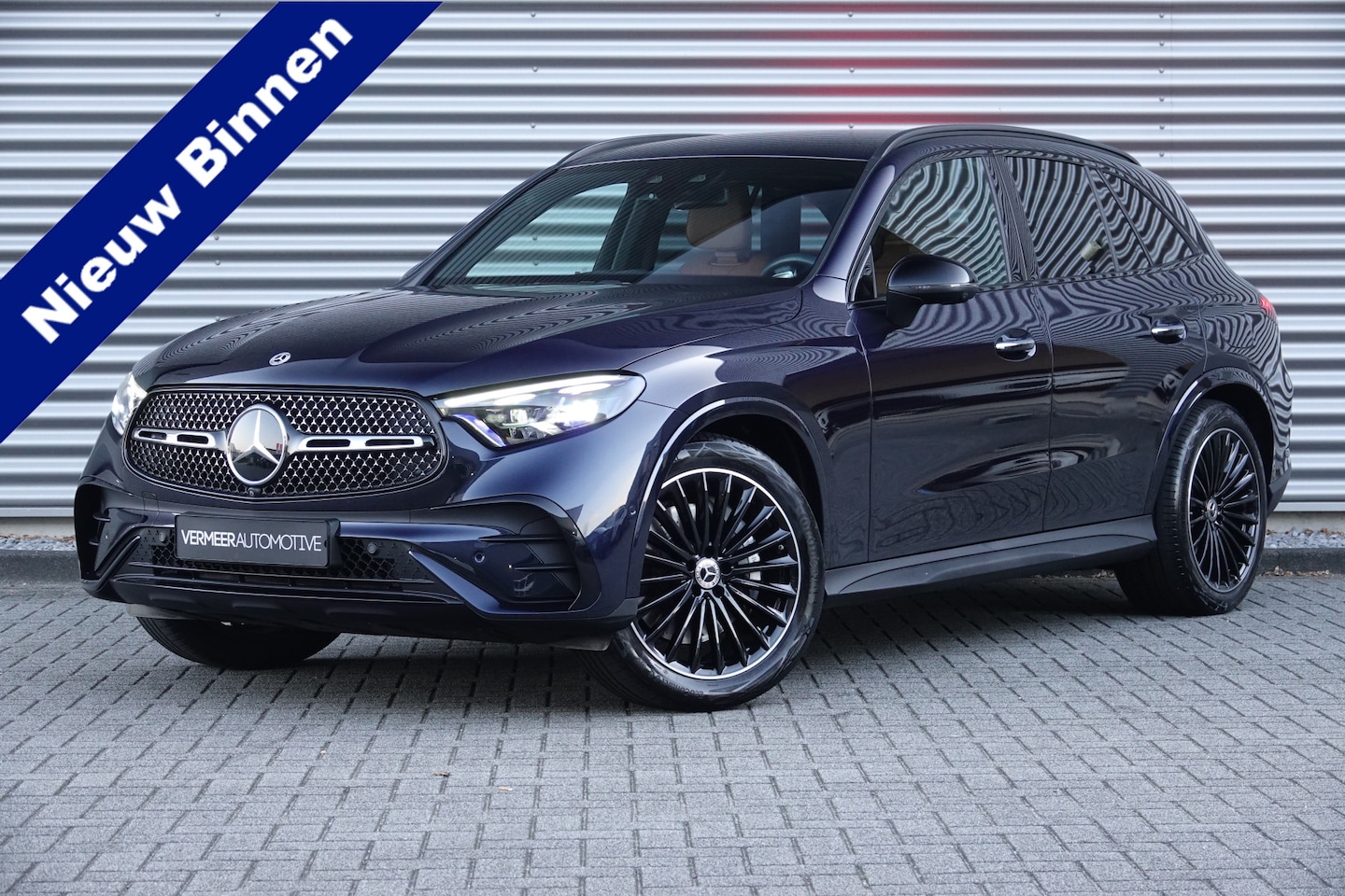 Mercedes-Benz GLC-klasse - 300e 4MATIC AMG Line | Luchtvering | Trekhaak | Premium Pakket Keyless Go | Rondom Camera' - AutoWereld.nl