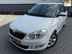 Skoda Fabia - 1.2 TSI Tour*APK*NAP*Airco*Cruise*Trekhaak*Park-sensor*Velgen*Elkt-ramen*C-D-Afstan