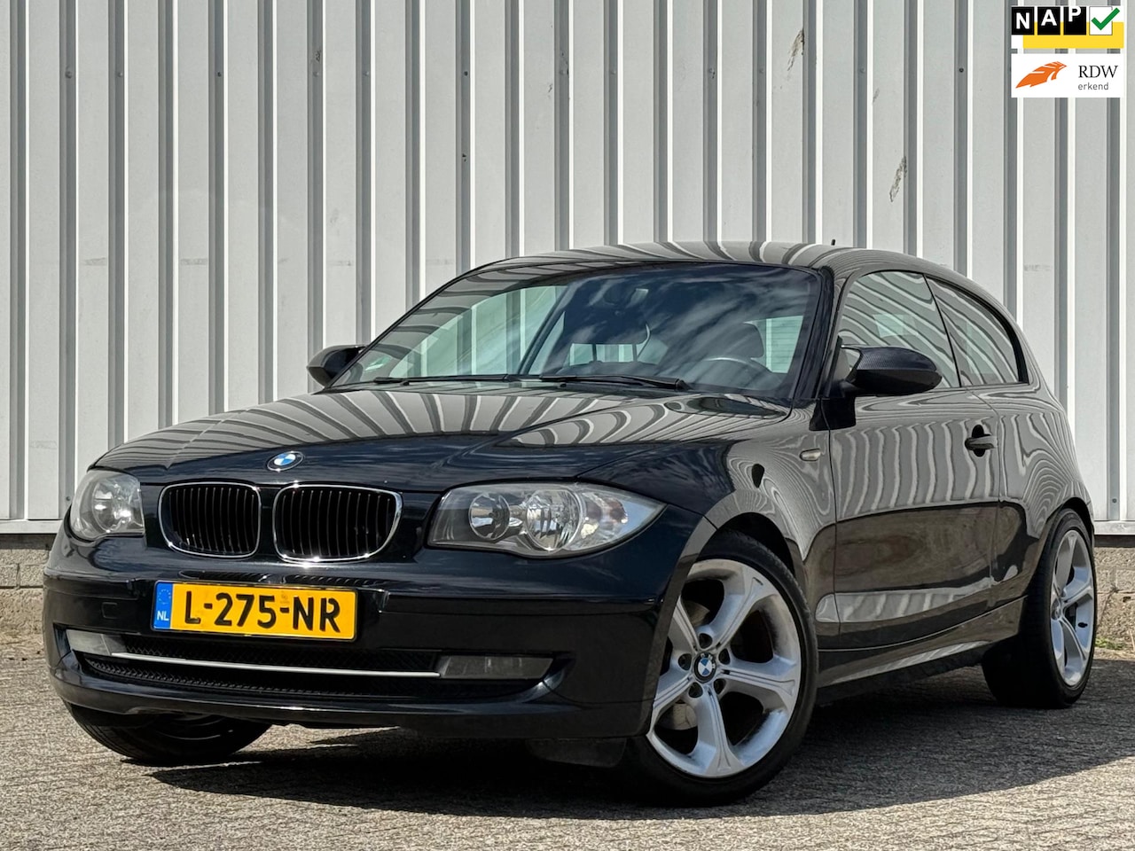 BMW 1-serie - 120i Airco,ElektrischeRamen,ZeerNetteAuto!Nieuw Apk tot 07-08-2026! - AutoWereld.nl