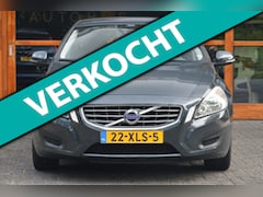 Volvo V60 - T3 | Parkeersensoren | High Performance Audio | Trekhaak 1600KG | Cruise Control |