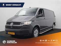 Volkswagen Transporter - 2.0 TDI L2H1 110PK | Airco | Navigatie ( Apple Carplay / Android auto ) | Trekhaak |