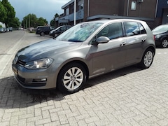 Volkswagen Golf - 1.2 TSI COMFORTLINE / NAVI / PDC