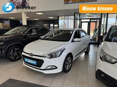 Hyundai i20 - 1.2 HP Business Edition Camera Stoel/Stuur verwarming Cruise Navi Airco