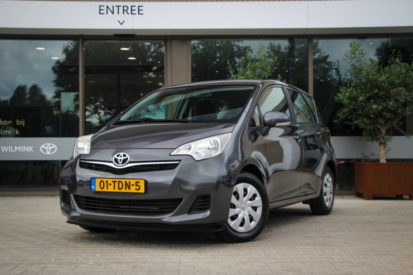 Toyota Verso S - 1.3 VVT-i Comfort | Airco | Trekhaak - AutoWereld.nl