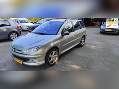Peugeot 206 SW - 1.4-16V XS Pack bj 2004 airco trekhaak