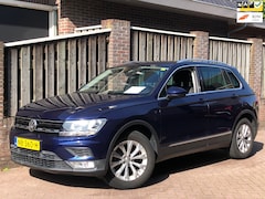 Volkswagen Tiguan - 1.4 TSI Connected Series AIRCO/CLIMA, Trekhaak, NAVI, Bluetooth