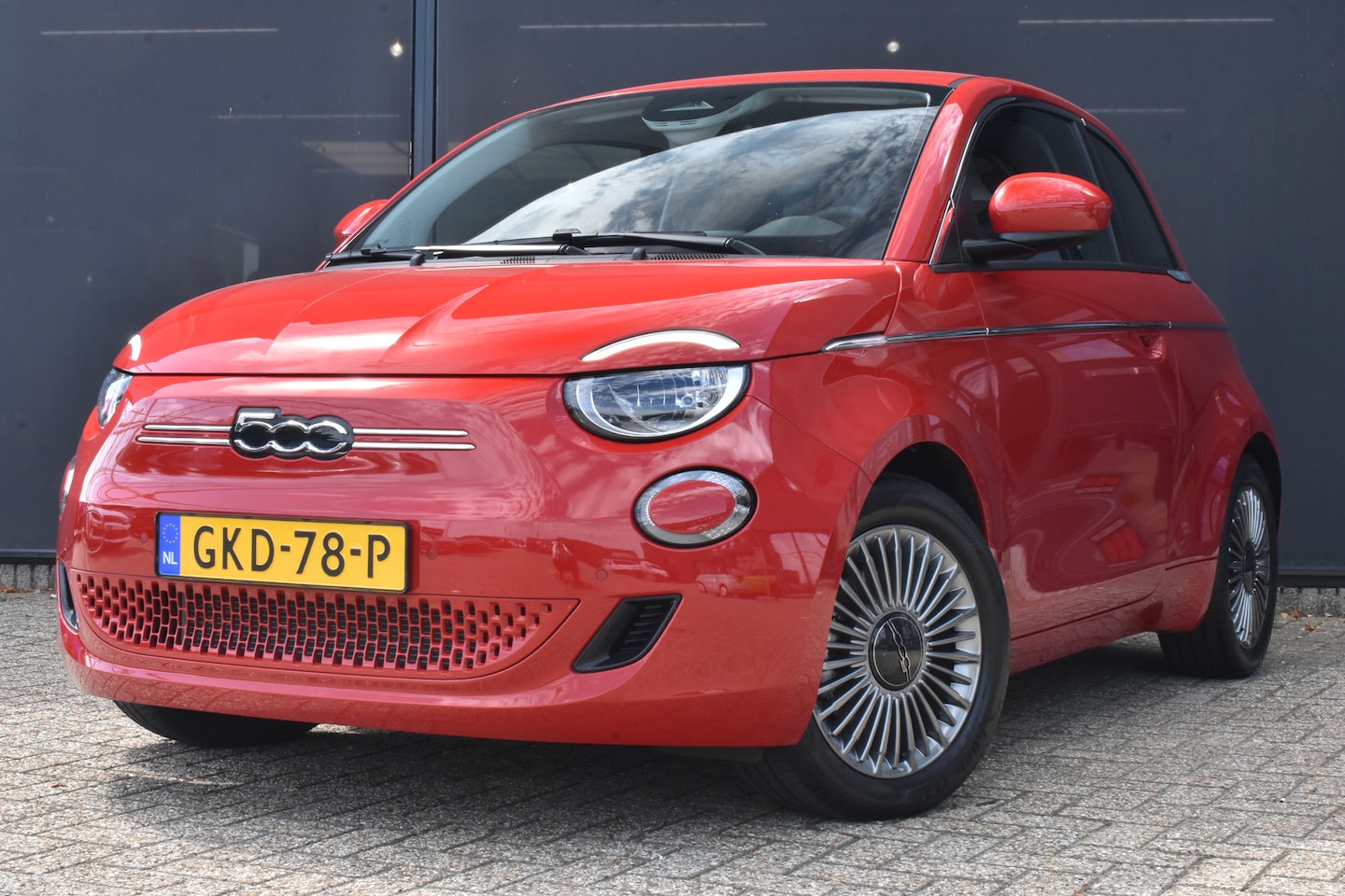 Fiat 500e - 42 kWh 3 Fase | Pack Style + Pack Comfort | Navigatie | Stoelverwarming | DAB+ | Dodehoek- - AutoWereld.nl