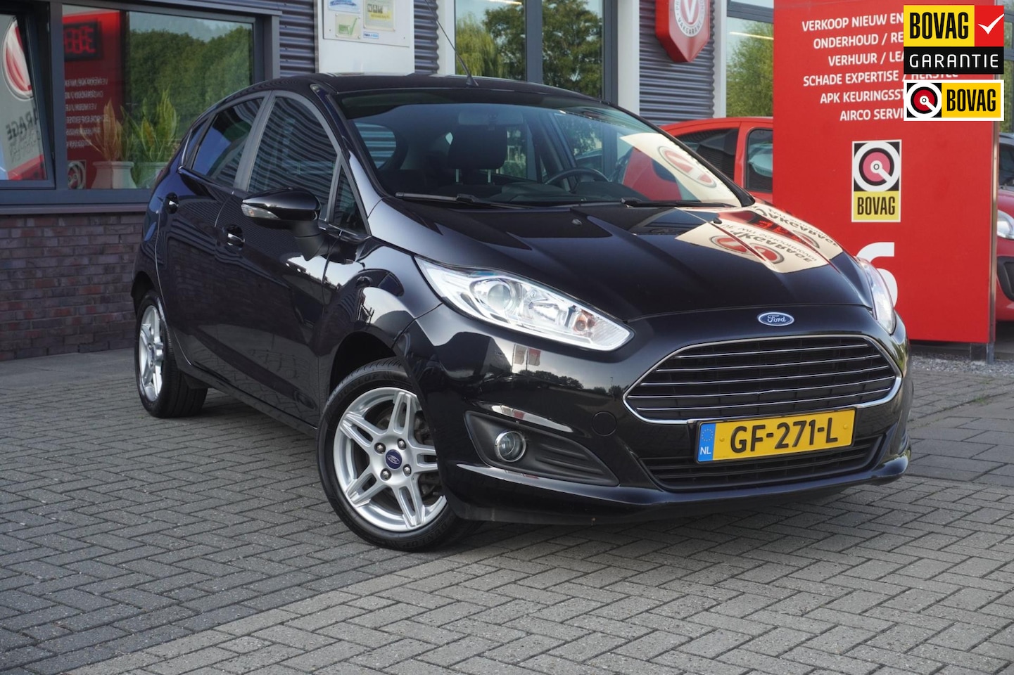 Ford Fiesta - 1.0 Titanium / Afneembare trekhaak / Navi / Airco - AutoWereld.nl