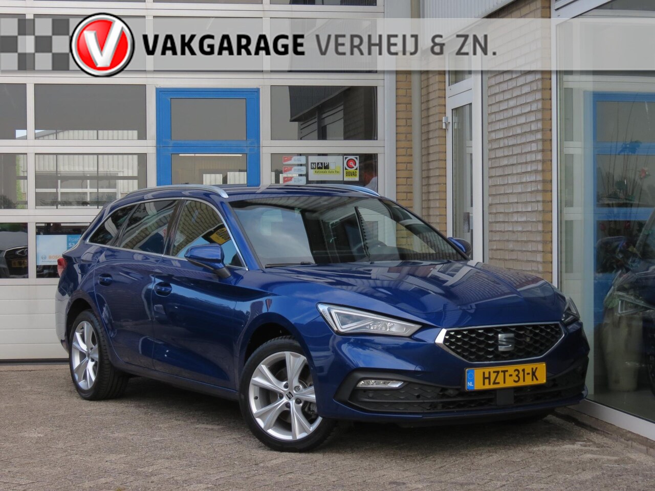 SEAT Leon Sportstourer - 1.4 TSI eHybrid PHEV Business Intense Winter Pack|Leer/Alcantara|Car-Play|Navi|LED|Camera| - AutoWereld.nl