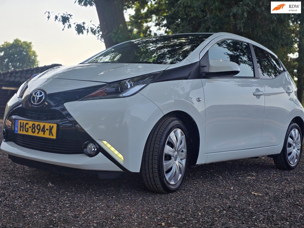 Toyota Aygo - 1.0 VVT-i x-play NAP AIRCO AUTMAAT - AutoWereld.nl