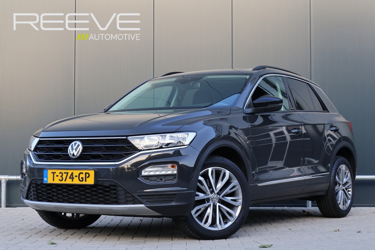 Volkswagen T-Roc - 2.0 TDI Sport Business Automaat | Stoelverwarming | Panoramdak | Beats Audio | Camera | Tr - AutoWereld.nl