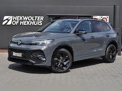 Volkswagen Tiguan - 1.5 eHybrid R-Line Black Style | Trekhaak | Panodak | IQ | 360 |