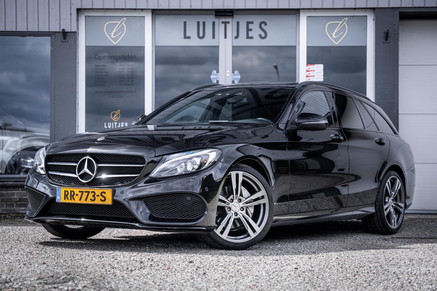Mercedes-Benz C-klasse Estate - 180 AMG Sport Pano-dak I Burmester I Leder I Camera I Elek.klep I 19'' I Org.NL - AutoWereld.nl