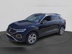Volkswagen T-Roc - 1.5 TSI Life Edition | Climatronic | 17" velgen